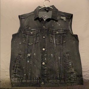 Forever21 Men’s Black Denim Distressed Vest Jacker